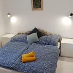 Maria Apartmanhaz 佐洛卡罗斯