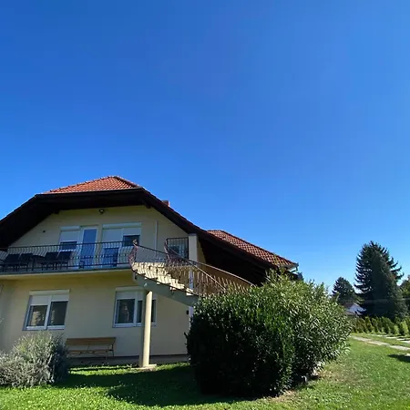 Maria Apartmanhaz *