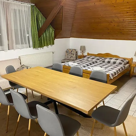 Maria Apartmanhaz 公寓 佐洛卡罗斯
